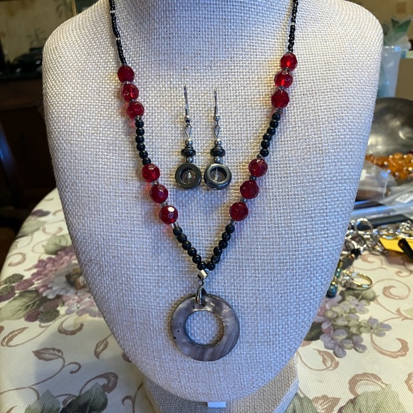 Jewelry - MOTHER OF PEARL PENDANT ON SEED BEAD AND CRYSTAL CHAIN / MATCHED EARRINGS